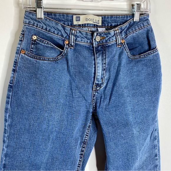 Gap Womens Boot Cut Capri Jeans Sz 6 Blue Medium Wash Distressed Stretch Denim - Picture 2 of 10